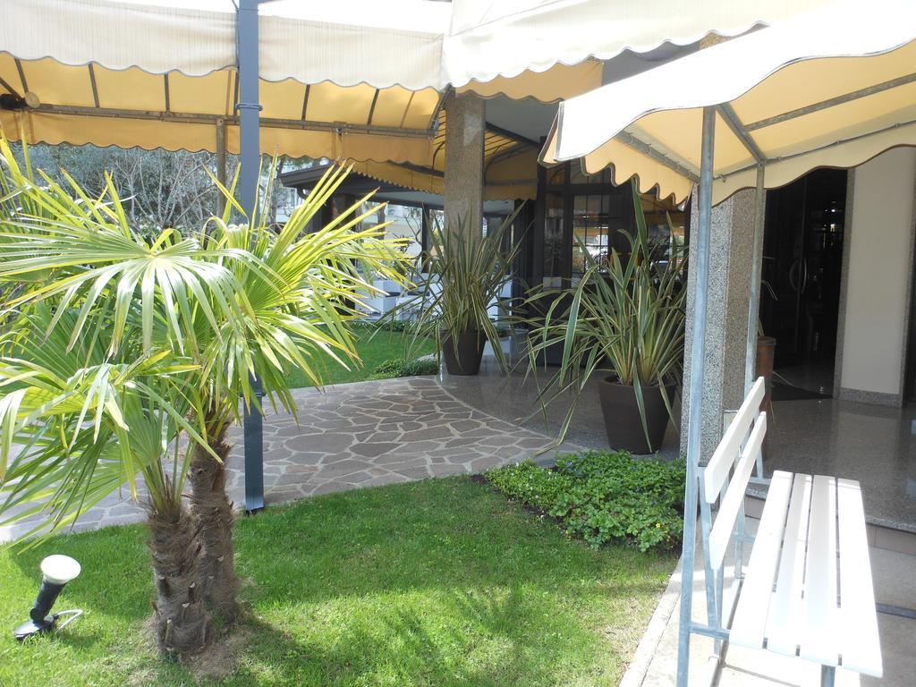 Hotel Jesolo Sand Exterior foto
